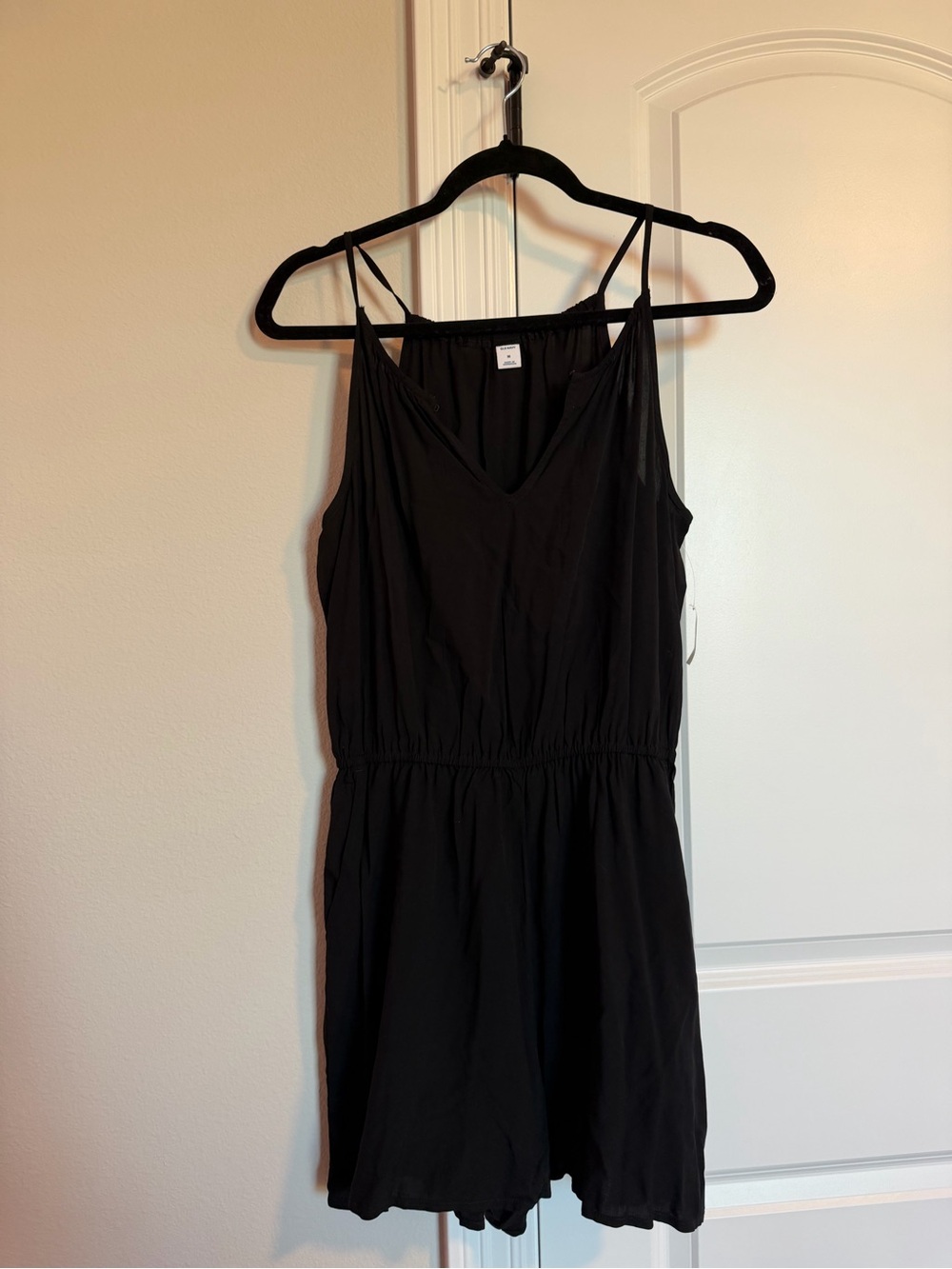 Old Navy Black Waist-Defined Sleeveless Cami Romper with Pockets M